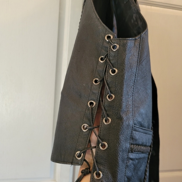 Diamond Plate Black Leather Vest - Picture 5 of 8